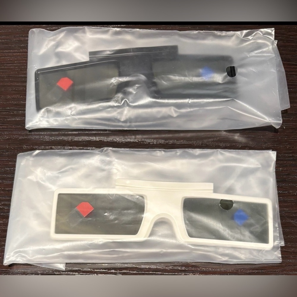 2-Pack of Samsung SSG-4100GB 3D Active Glasses - 1 Black 1 White